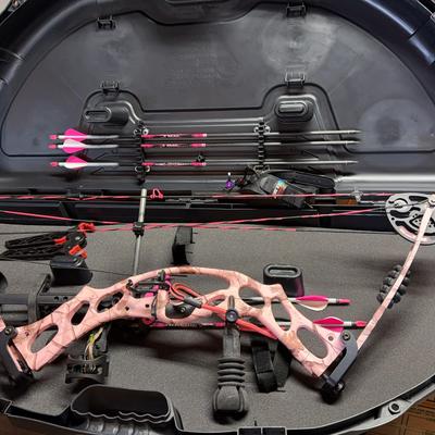 Team Hoyt Childs Crossbow