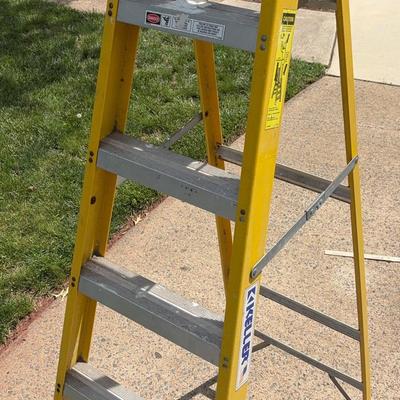 Keller 7’ Fiberglass Ladder
