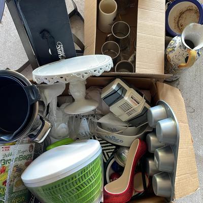 Mystery Kitchen Lot Including Corning Ware 