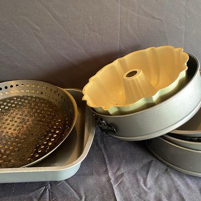 Kitchen Baking Tool And Pans 