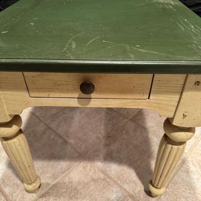 Bernhardt White/green Side/end Table