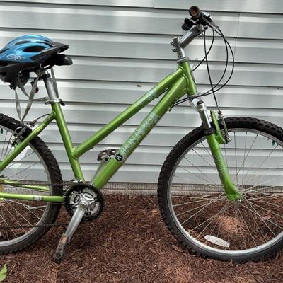 Iron Horse Maverick 1.2 Mountain Bike With Giro Helmet