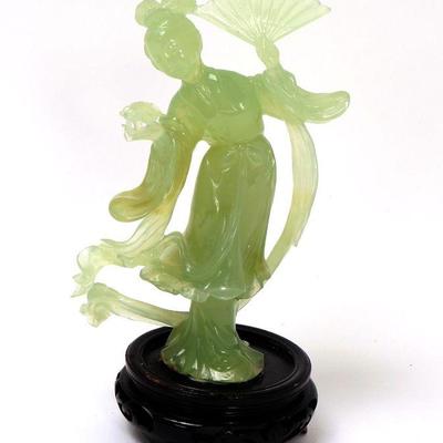 Lot 354 lovely chinese serpentine jade figure