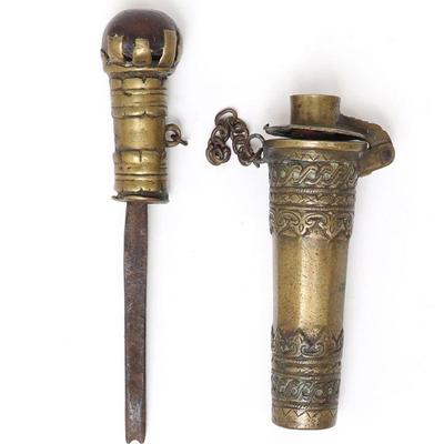 Lot 350 antique betel nut mortar indonesian
