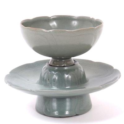 Lot 4 celadon crackle glazed korean teacup and saucer