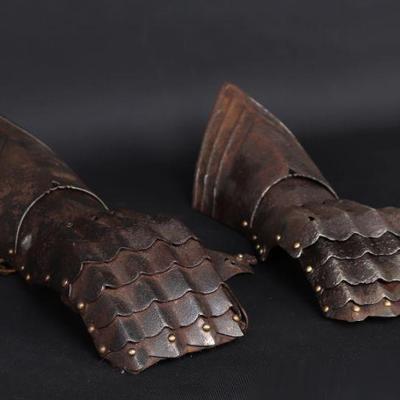 Sale Photo Thumbnail #104: Lot 106 german high gothic style gauntlets
