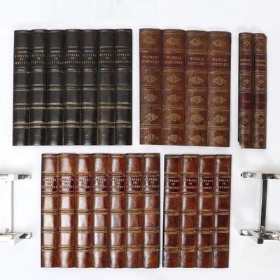 Lot 267 faux wood bookends 5)