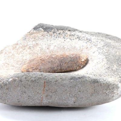Lot 250 fine native american metate mano