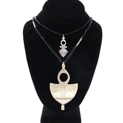 Lot 164 silver tuareg necklaces 2)