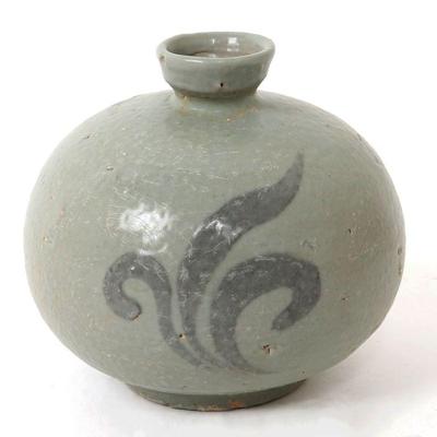 Lot 404 beautiful korean celadon glazed perfume bottle