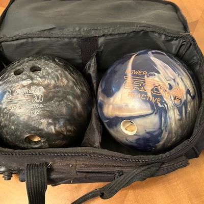 Columbia 300 and Brunswick Power Groove Reactive Bowling Bowls 
