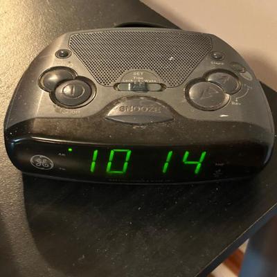 Digital Alarm Clock Radio 