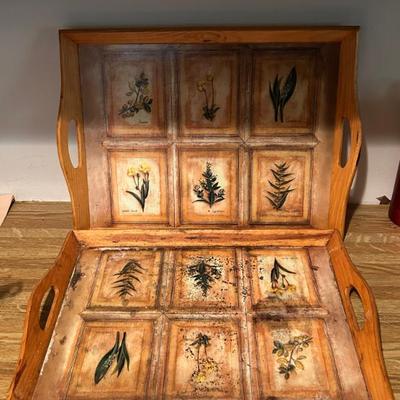 Wooden trays with botanical illustrations 