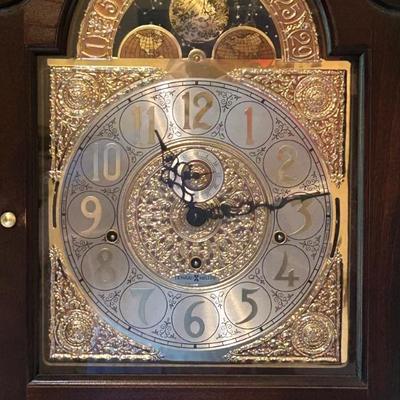 Gorgeous Howard Miller Grandfather Clock (Working)
