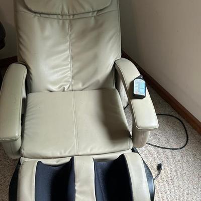 Human Touch Massage Chair w/ Remote