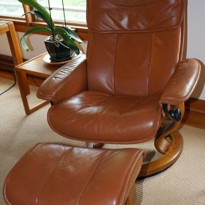 Ekorns recliner chair. some wear priced to reflect condition. 