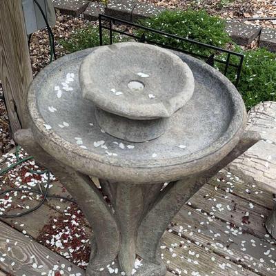 Concrete Bird Bath/Fountain 