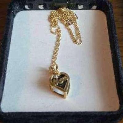 10K Gold "Mom" Heart Necklace 