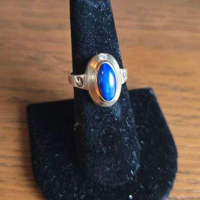 REAL DIAMOND! 10K Gold Ring 