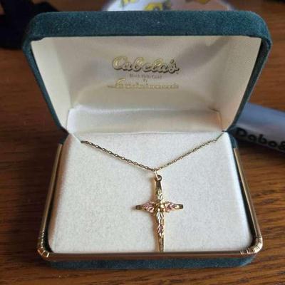10K Cross Necklace 