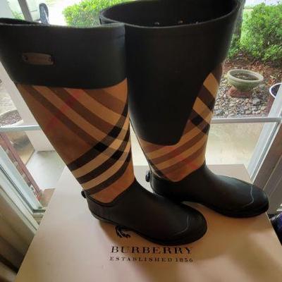 Burberry boots