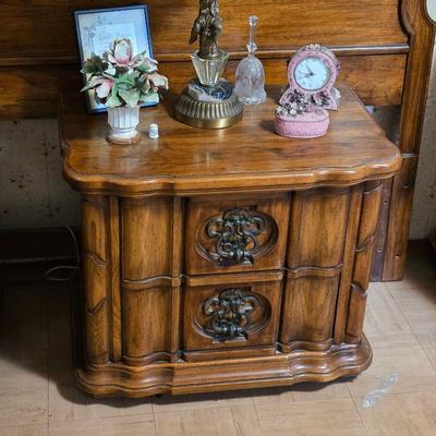 Vintage Thomasville nightstands
