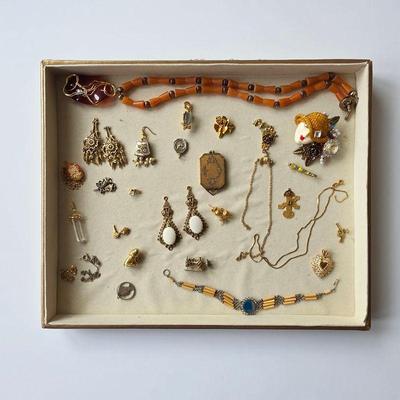 Jewelry, including many vintage jewelry pieces