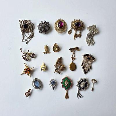Jewelry, including many vintage jewelry pieces