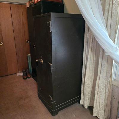 Vintage floor safe, Central Safe and Vault Company