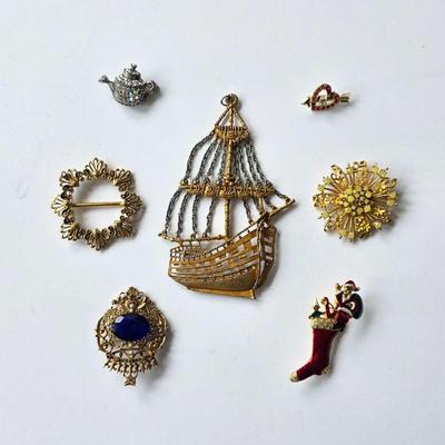 Jewelry, including many vintage jewelry pieces