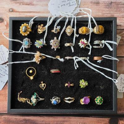 Jewelry, including many vintage jewelry pieces