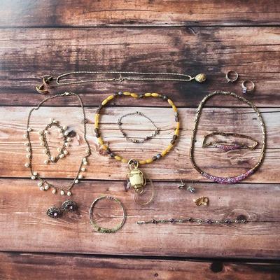 Jewelry, including many vintage jewelry pieces