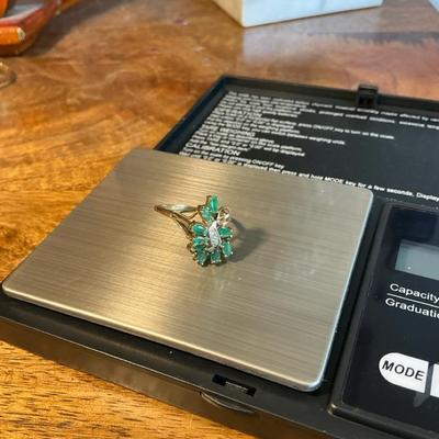 10k Green Stone Ring 