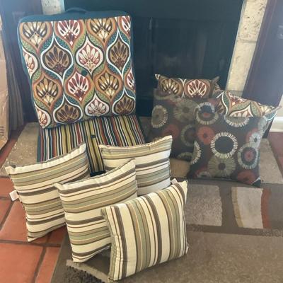 Sunbrella And Allen & Roth Floor Cushions And Accent Pillows 
