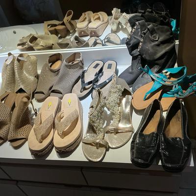 Ladies Shoes Size 9