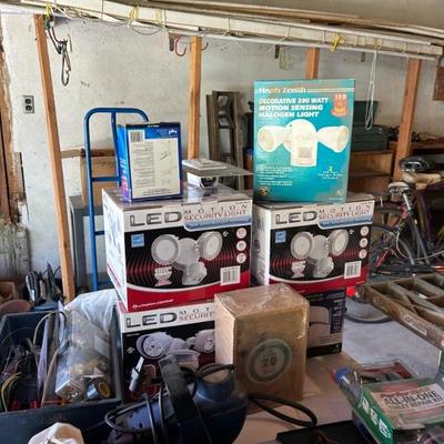 Sale Photo Thumbnail #47: LED lightbulbs