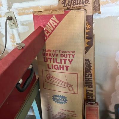 Heavy duty utility light