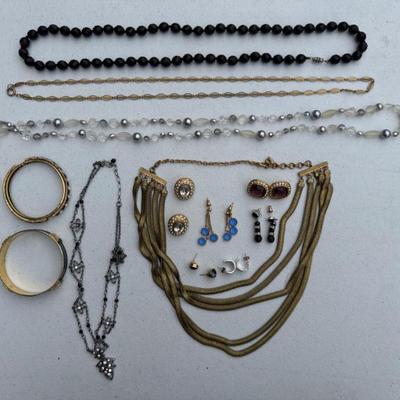 Auction Lot # 20 - Mixed Vintage Designer Jewelry Lot