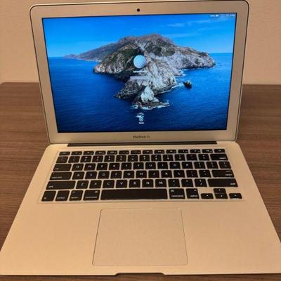 Apple MacBook Air 13” w/ Charger – C02K3B39DRVC	
