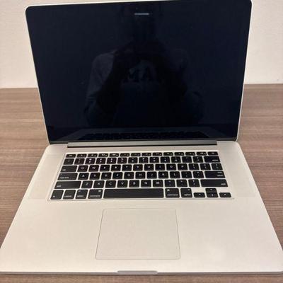 Apple MacBook Pro 15" Retina Display w/ Charger - C02J52NRDKQ5	