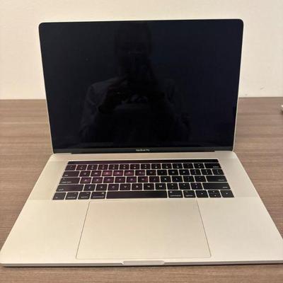 Apple MacBook Pro 15” w/ Touch Bar + Charger – C02SP0ECH040	