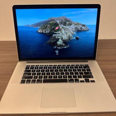 Apple MacBook Pro 15" Retina Display w/ Charger - C02J2HLDKQ5	