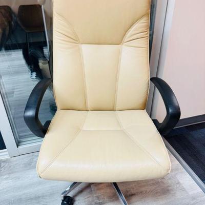 VIA Seating Heathrow Oversized Leather Executive Chair – $1,800+ #1	