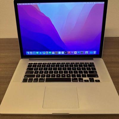 Apple MacBook Pro 15" Retina Display w/ Charger – C02Q124NG8WM	