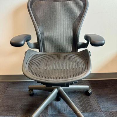 Herman Miller Aeron Office Chair – Classic Ergonomic Design #1	