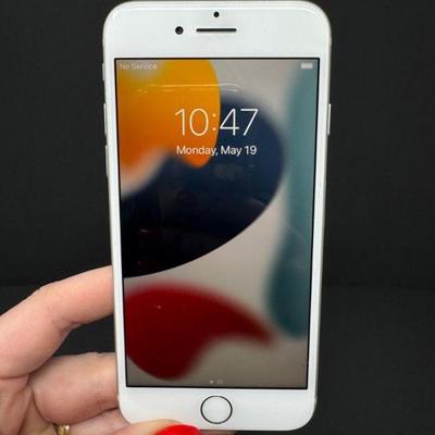 Apple iPhone 8 64GB Silver – iOS 15.0, AT&T, 55 GB Free	