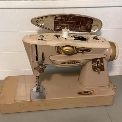 Singer Sewing Machine & Vintage Sewing Box