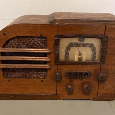Vintage GE Waterfall Tube Radio