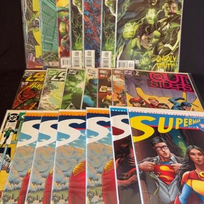 Comics “Green Lantern” “Out Siders” “Superman” (21)