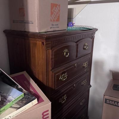 Chest of drawers 